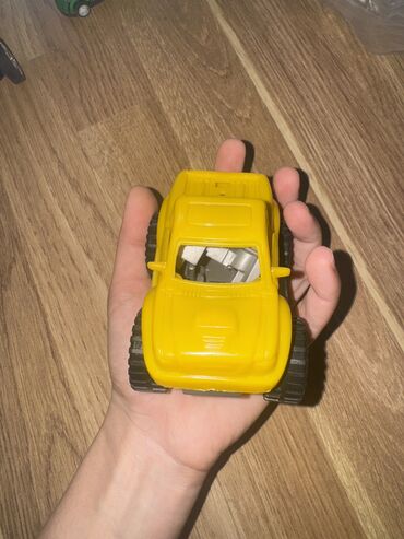 Oyuncaqlar: Hər biri 1 AZN — 13