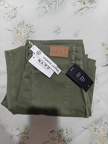Pantalone: NA-KD ženske pantalone – maslinasto zelene, od organskog pamuka - — 6