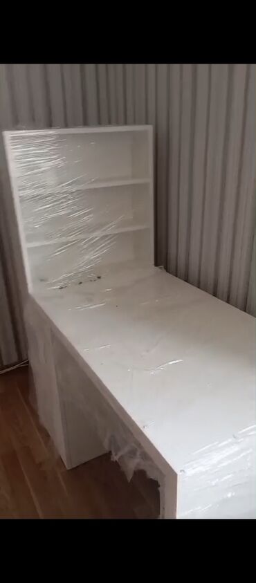 Salon masaları: Yeni, Manikür üçün masa, Güzgüsüz