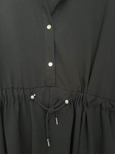 Səsgücləndiricilər, qulaqlıqlar və mikrofonlar: Zara teze etiketli don, M razmer

balon etek (içe qatlanmış)modelidir — 24