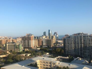 Uzunmüddətli kirayə mənzillər: Geniş, panoramalı mənzil – şəhər və dəniz mənzərəli - Böyük, işıqlı — 12