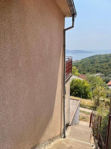 Kuće na prodaju: 108 kv. m, 3 sobe — 2