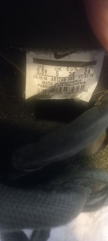 kronos patike: Patike Nike br 38. Original imaju malo oštećenje na desnoj panici od — 9
