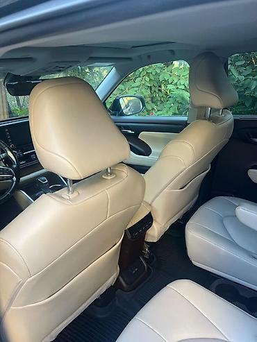 Продажа авто: Toyota Highlander: 2022 г., Бензин — 9