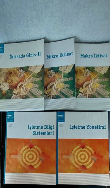 Kitablar, jurnallar, CD, DVD: Anadolu Universitetinin ekspertləri tərəfindən hazırlanmış bu beş