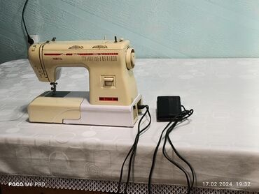 педаль для швейной машины: Швейная машина Yamata, Компьютеризованная