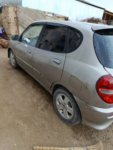 хонда свик автомат: Daihatsu Storia: 2000 г., Хетчбек