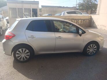 Toyota Auris: 1.4 l | 2010 il Hetçbek