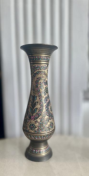 Ev üçün dekor: Bir vaza, Mis — 2