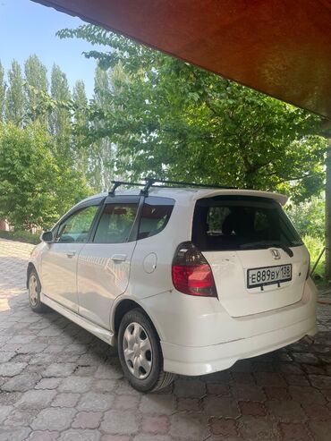 авто гольф 4: Honda Fit: 2001 г., 1.3 л, Вариатор, Бензин