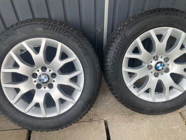 Gume i felne: Felne sa promerom rupe 5*120 mislim da su za bmw X5.Pasu na zadnjini — 8