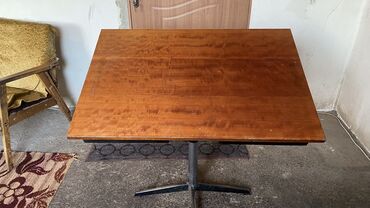 Другая мебель: Продаю стол ссср состояние отличное крепкий трансформер высота и угол