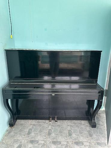 Musiqi alətləri: Upright pianino – akustik, klassik dizayn * Korpus: parlaq qara lak — 2