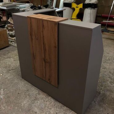 Стойки ресепшн: Столы ресепшен Администраторский стол Кассовый стол Занимаемся — 46