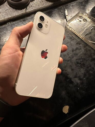 Apple iPhone: IPhone 12, Б/у, 64 ГБ, Белый, Защитное стекло, Коробка, Чехол, 77 %