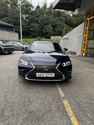 ру: Lexus ES: 2019 г., 2.5 л, Вариатор, Гибрид, Седан — 3