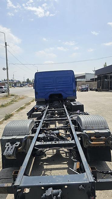 арзан матиз 1: Грузовое шасси Mercedes-Benz Atego (кабина-дневка), синего цвета. 4.3 — 8
