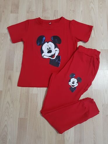 farmerke sama sam ih sekla: Sweatsuit Sets