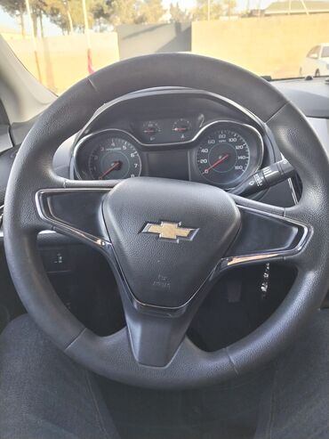Chevrolet: Chevrolet Cruze: 1.4 l | 2018 il 129500 km Sedan — 10
