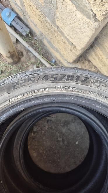maşin tekerleri: 225/45 ZR17 94W ölçülü. 3 eded tekerdi 1 i desildi deye deyisdim — 2
