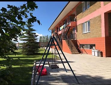 Продажа отелей и хостелов: Продается действующий центр отдыха в селе Чон-Сары-Ой, территория — 12
