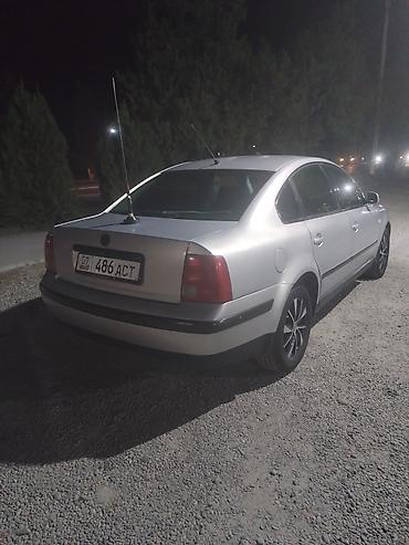 6 дыр: Volkswagen Passat: 1999 г., 1.6 л, Кол менен иштөөчү, Бензин, Седан — 6