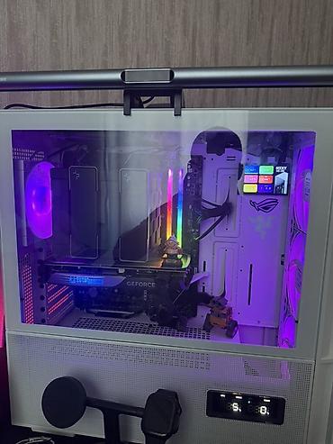 monitor 32: Güclü oyun və yaradıcılıq üçün toplanmış masaüstü kompüter Prosessor — 1