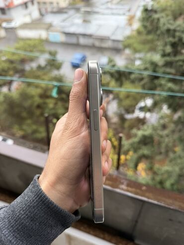 Apple iPhone: IPhone 15 Pro, 256 GB, Natural Titanium, Face ID — 7