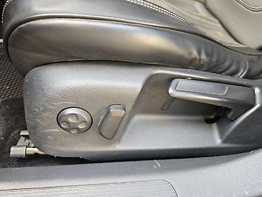 Volkswagen: Volkswagen Passat: 1.8 l | 2010 il Sedan — 24