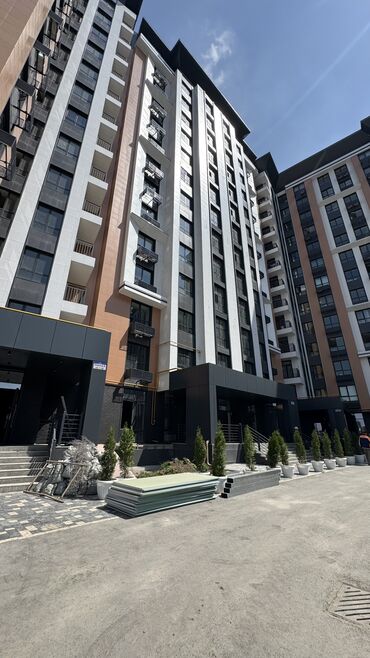 видио: 1 бөлмө, 48 кв. м, Элитка, 4 кабат, ПСО (өзү оңдоп түзөтүп бүтүү үчүн)