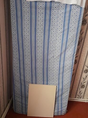 sadə matras: Mavi və ağ rənglərdə, zolaqlı və romb formalı naxışlarla bəzədilmiş — 2