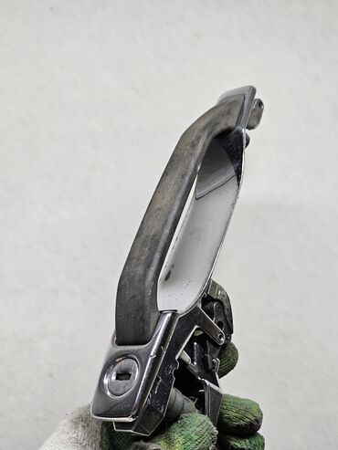 Дверные ручки: Передняя левая дверная ручка Дверная ручка Mercedes-Benz Б/у, Оригинал at lalafo.kg — 8 Дверные ручки: Передняя левая дверная ручка Дверная ручка Mercedes-Benz Б/у, Оригинал — 8