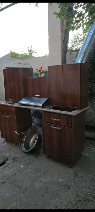 мебель для кухни: Mətbəxt mebeli 240m ölçü 1.80sm uzerinde qaz moyka aspirator verilir
