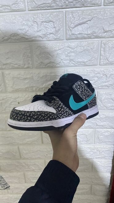 удобный обувь: Кроссовки низкие в стиле скейт. - Силуэт: низкий, шнуровка. - Верх