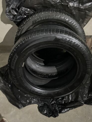 Təkərlər: İşlənmiş Şin Bridgestone 235 / 60 / R 18 — 13