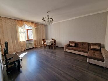 azadliqda kiraye: Kirayə ev verilir, 2 otaqlı, 73 kvadrat, 6 mərtəbəli liftli binanın