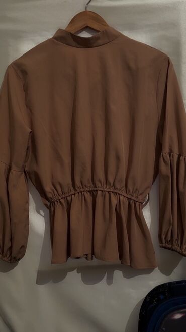 Dəstlər, kostyumlar: Qadın üst geyimləri dəsti Her biri yeni 1 ci 2 ci bardovu olanlar — 6