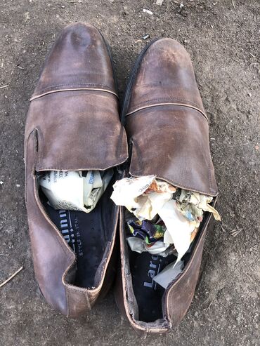 мужская осенняя обувь: Продаю туфли чистая кожа 
Размер 41

Тел: 0–5-59…3. 2…0…5:::3—1