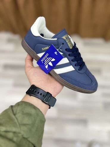 Toy paltarları və aksesuarları: Adidas Samba krossovkaları, gündəlik istifadə üçün rahatlıq və şık
