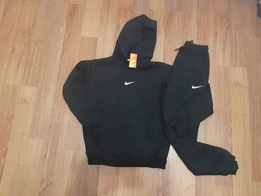 Gornji i donji deo: Termo zenske trenerke
S M L XL XXL
2600 na seriju 3000 na komad — 7