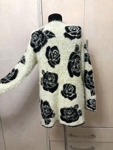 Повседневные платья: Юбки блузки кофточки куртки штаны кардиганы пиджаки . Размеры — 15