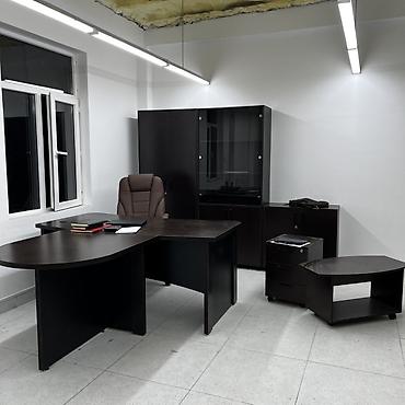 study table: Предлагается комплект офисной мебели, выполненный в темно-коричневом — 7
