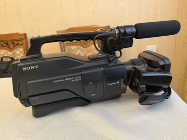 klaviatura qiymeti: Sony 1000 kamerası. İdeal vəziyyətdədir. Üzərində 2 batareya. 1dənə də