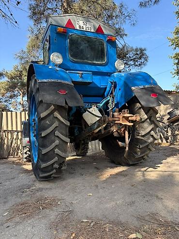 howo yuk masini: Mavi rəngli Belarus tərzli təkərli traktor Texniki xüsusiyyətlər və — 1