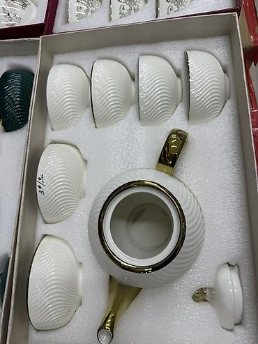 Наборы посуды: Фарфоровые чайные наборы в подарочных коробках. Варианты: - Набор с — 12