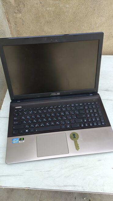 ASUS: ASUS 15.6 ", Intel Core i7, 256 GB