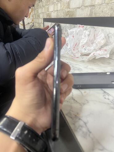 Apple iPhone: IPhone 11 Pro, Б/у, 256 ГБ, Зеленый, Чехол, 77 % — 2