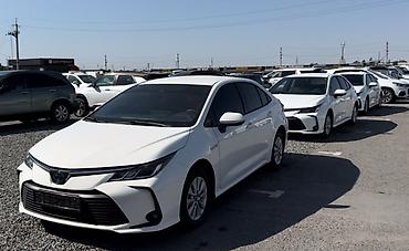 byd e1: Toyota Corolla: 2021 г., 1.8 л, Вариатор, Гибрид, Седан — 5