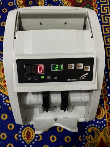 Кассовое оборудование: Счетная машинка для купюр bill counter Model-R2266C