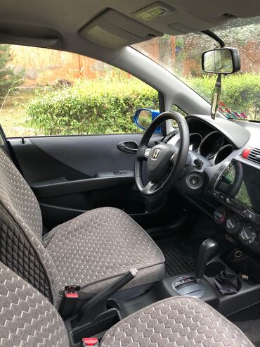 автомобил жаз: Продается компактный хэтчбек Honda Fit синего цвета. Автомат, абалы
